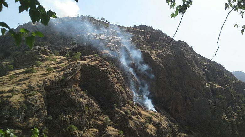 پاسدار ئاگر له‌ دارستانه‌كانى هه‌ورامانى ته‌خت به‌رده‌دات