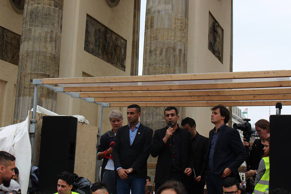 بالصور..مظاهرة ببرلين في الذكرى الثانية لـ