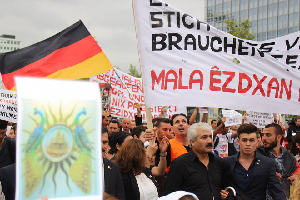 بالصور..مظاهرة ببرلين في الذكرى الثانية لـ