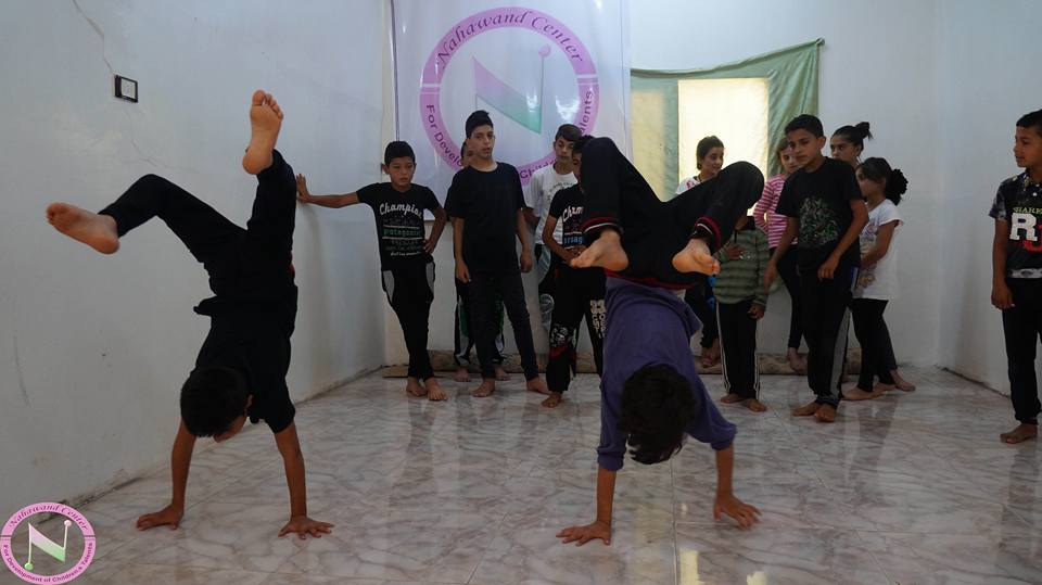 Rojava children learn music amid violence
