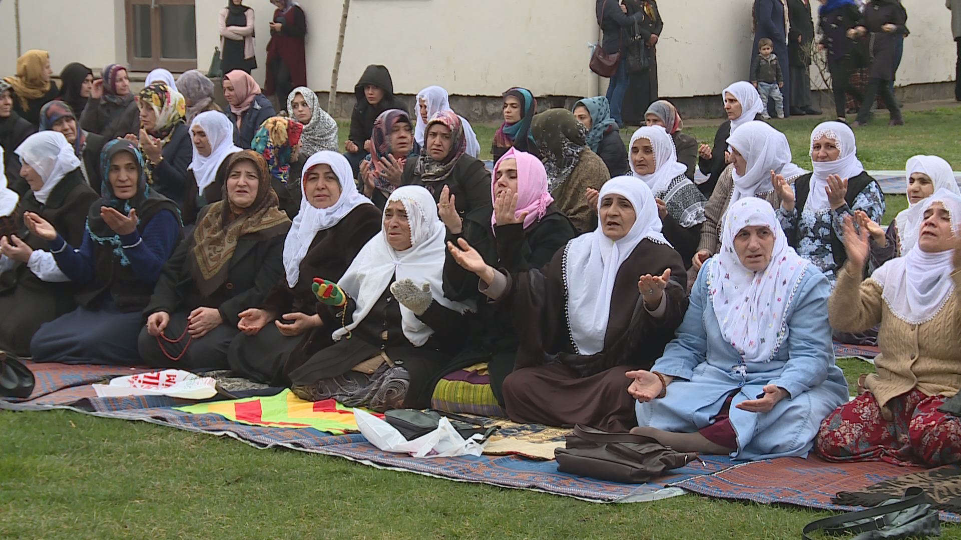 Di nimêja înê de peyamên aştiyê hatin dayîn