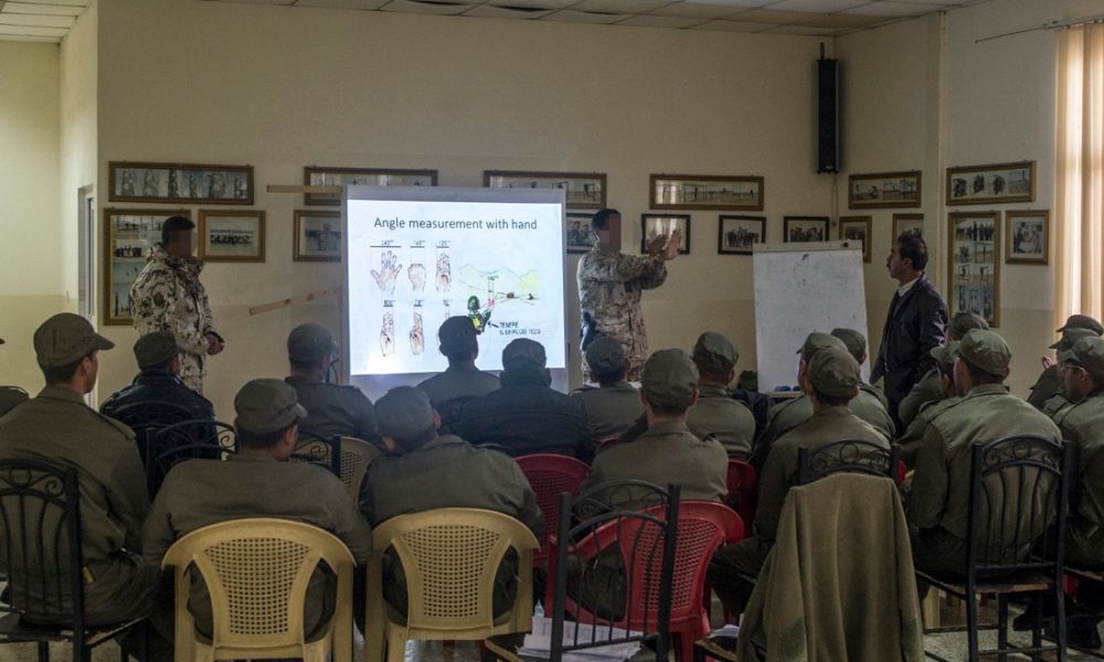 Rahênerên Îtalî çawa Pêşmergeyan perwerde dikin