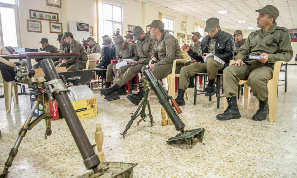 Rahênerên Îtalî çawa Pêşmergeyan perwerde dikin