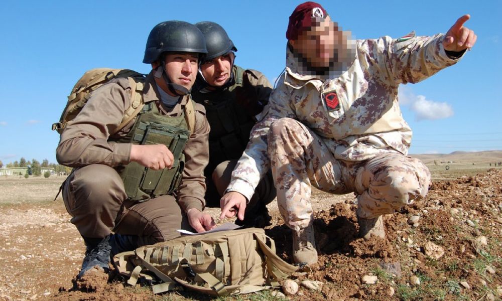 Rahênerên Îtalî çawa Pêşmergeyan perwerde dikin