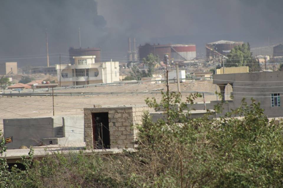 بالصور.. القوات العراقية تحرر مصفاة القيارة ومجمعها الحكومي