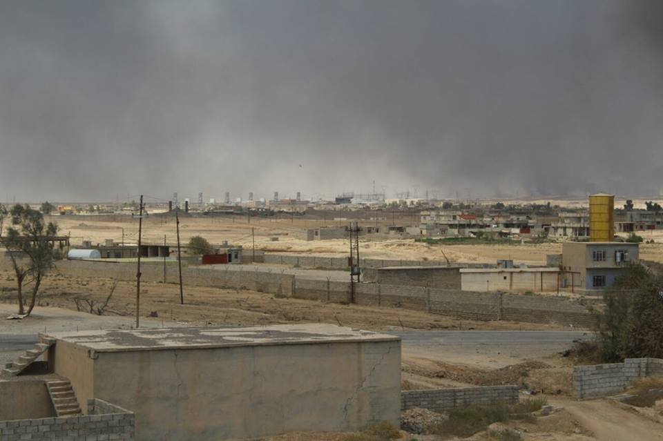 بالصور.. القوات العراقية تحرر مصفاة القيارة ومجمعها الحكومي