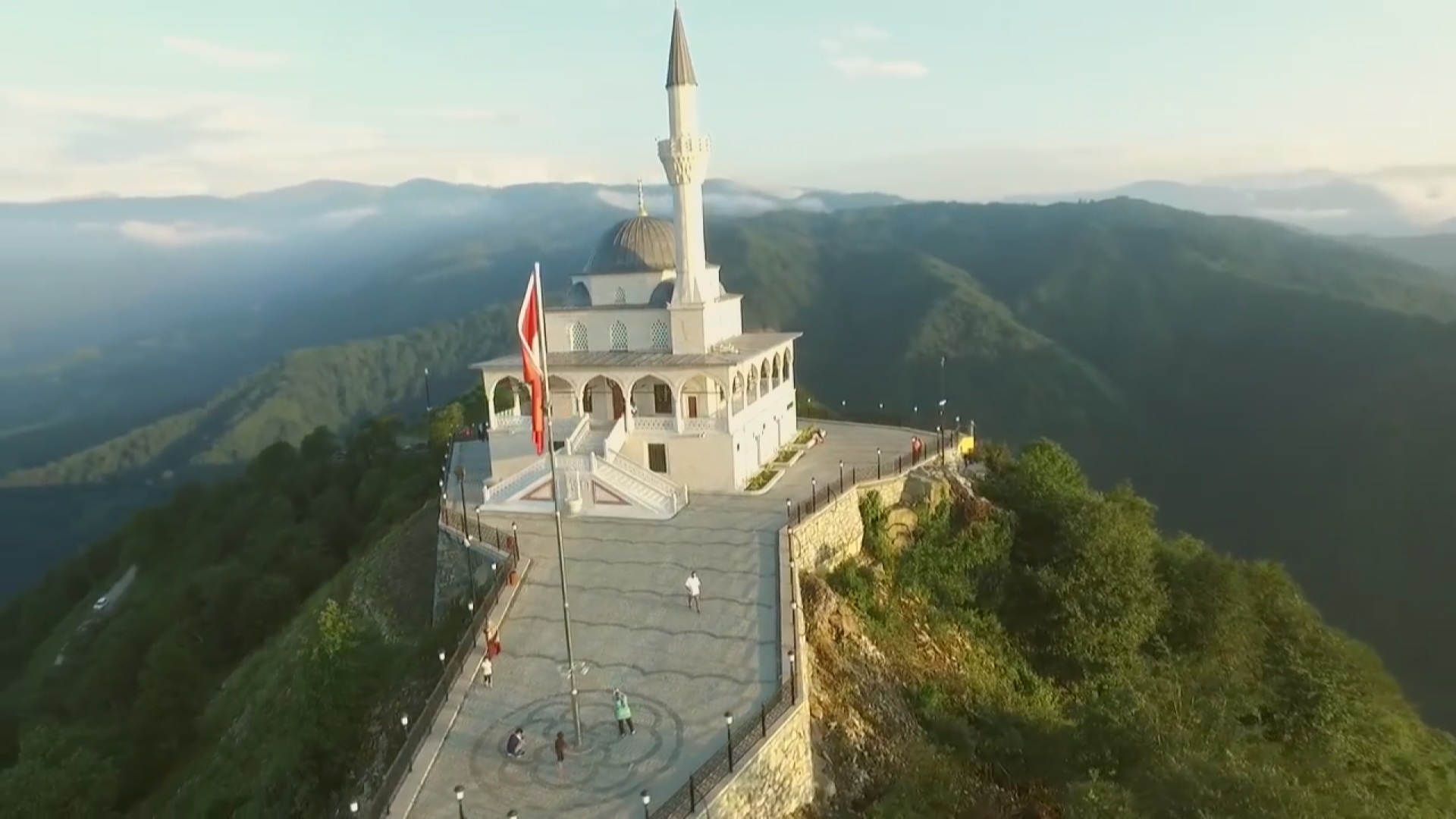 Li Tirkiyê qibleya 86 hezar mizgeftan şaş hatiye danîn!