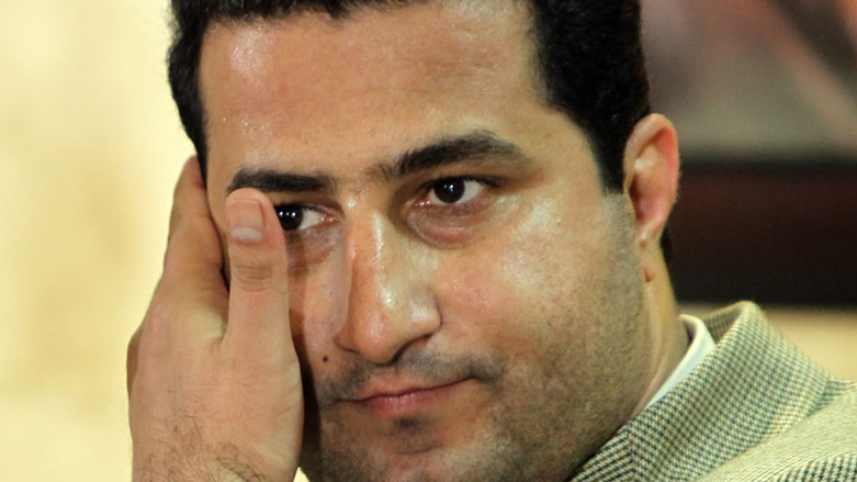 والدة شهرام اميري: ولدي بريء..والامن الايراني اجبره على الاعتراف