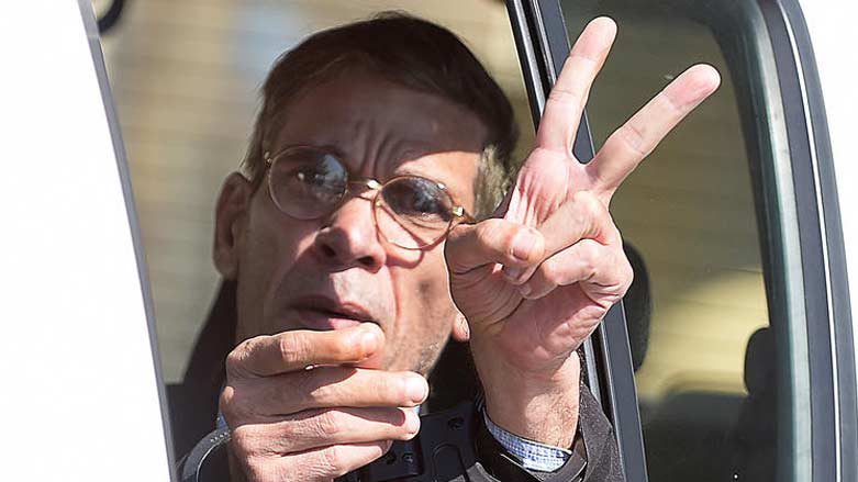 وێنه‌ی ئه‌و خانمه‌ ببینه‌ كه‌ ‌هۆكاری سه‌ره‌كی رفاندنی فڕۆكه‌ میسرییه‌كه‌یه‌