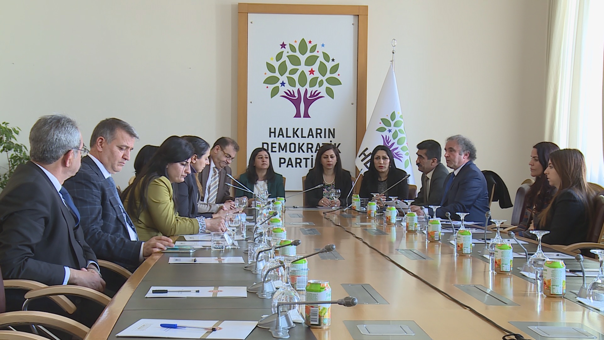Şanda parlamenterên Kurdistanê ligel HDPê civiya 