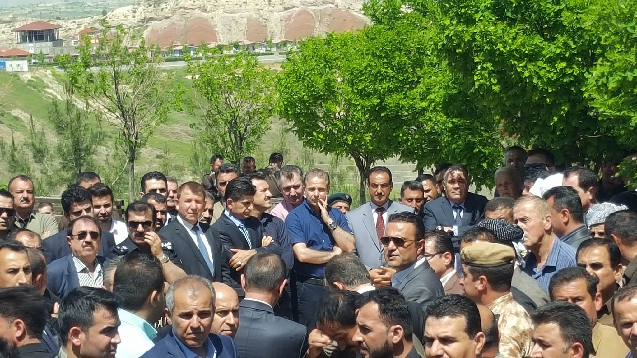 به‌ وێنه‌.. رێوڕه‌سمی به‌خاكسپاردنی فه‌رمانده‌ شه‌هیده‌كه‌ی خورماتوو