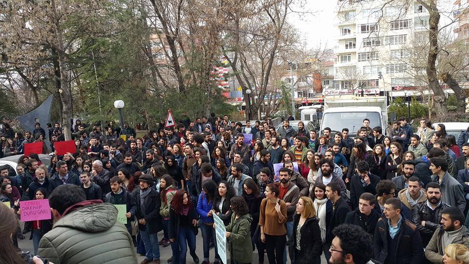 Li Enqerê zextên li ser xwendekaran hatin şermezarkirin