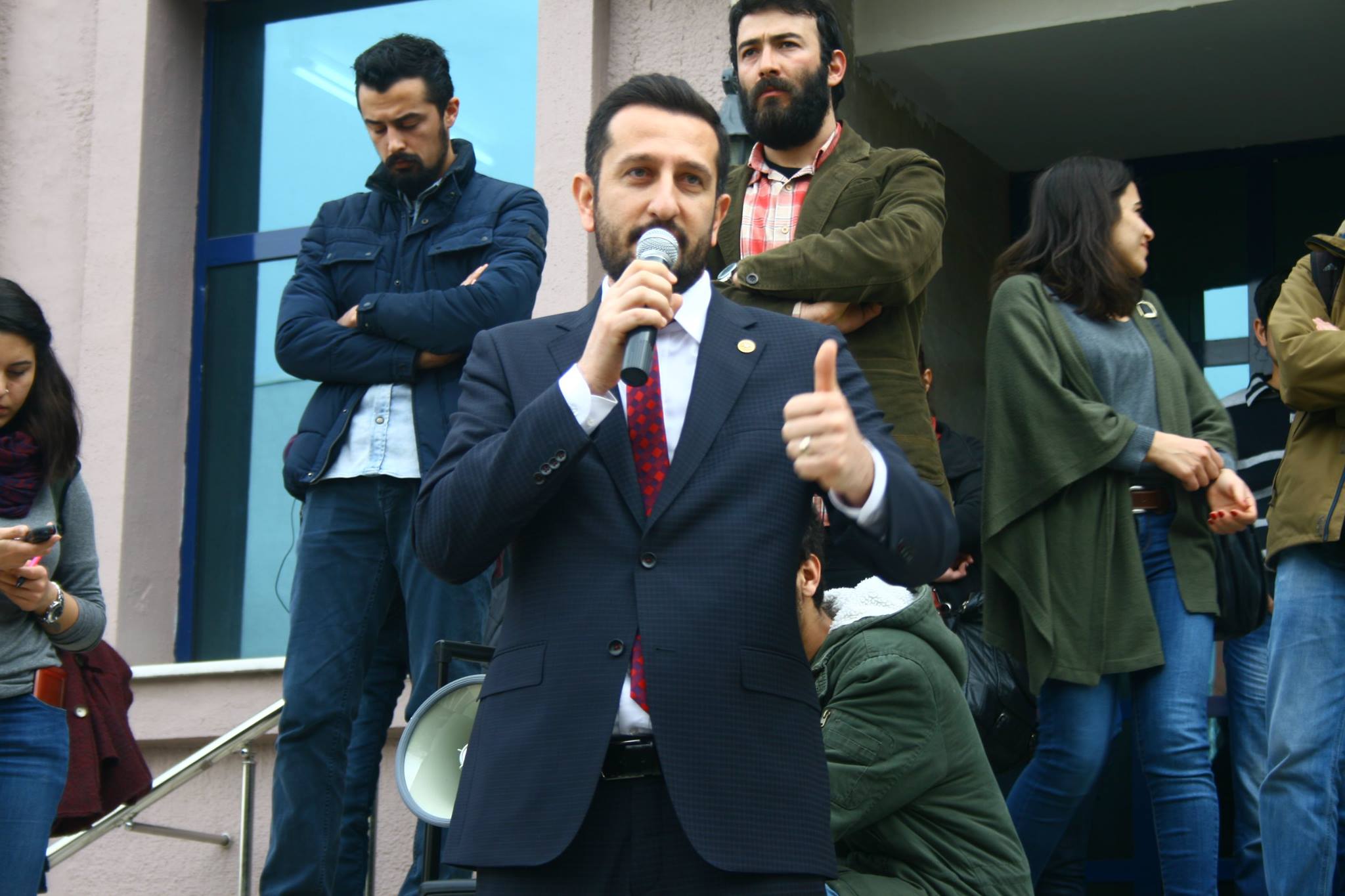 Li Enqerê zextên li ser xwendekaran hatin şermezarkirin