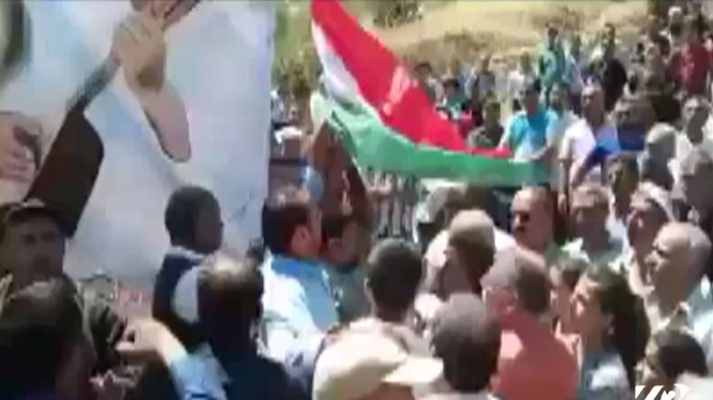 Alîgir ên PYDyê ala ya Kurdisanê li ser cenaze ya Bavê Selah rakirin