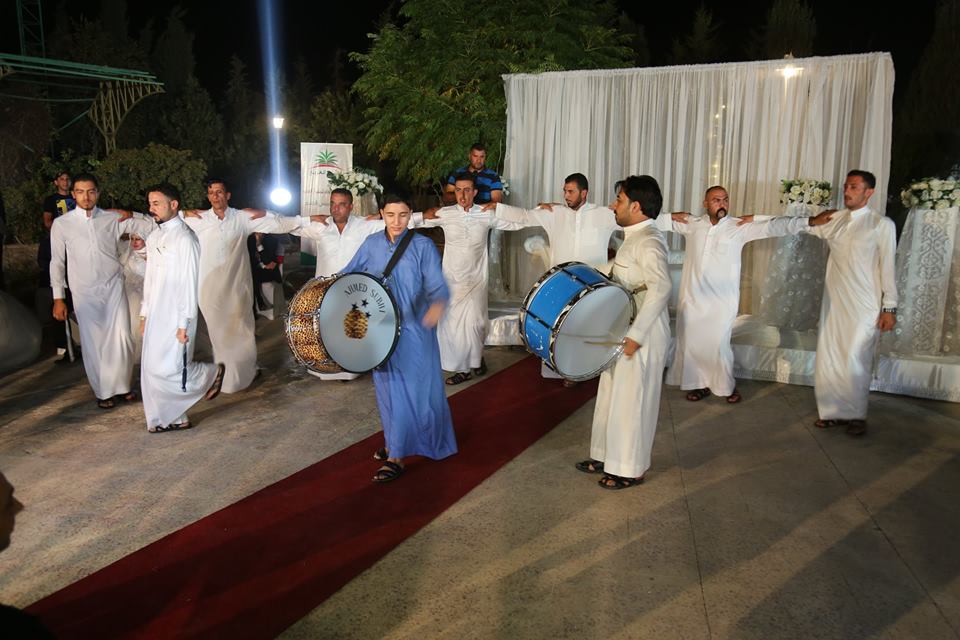 بالصور.. زفاف جماعي على انغام الدبكة العربية في اربيل