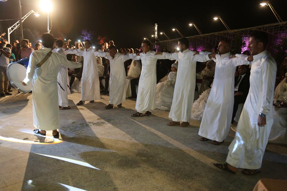 بالصور.. زفاف جماعي على انغام الدبكة العربية في اربيل
