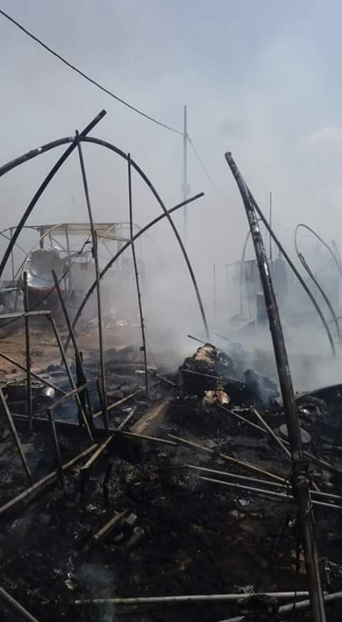 بالصور.. حريق في مخيمات النازحين في ليلان جنوب شرق كركوك