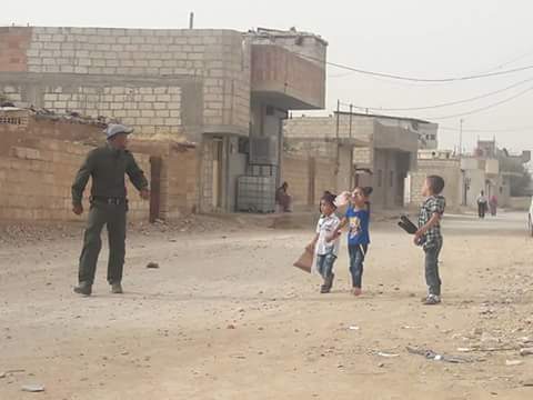 بالصور.. اطفال الحسكة يبتسمون للعيد رغم الحزن