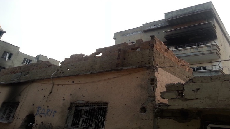 Cizîr: Serpêhatiya Mirov, Kevir û Ajelan