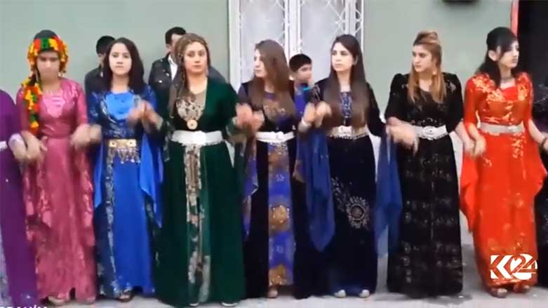 Li Diyarbekirê şahî bi cilûbergên Kurdî dixemil in