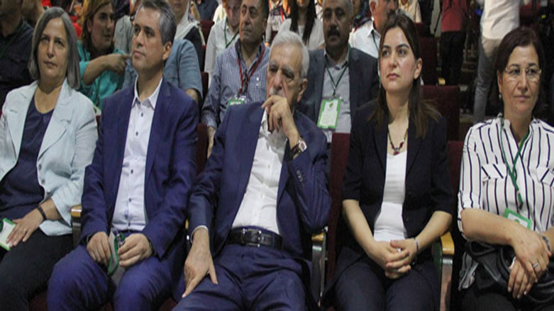 ئامه‌د: 21 هاوسه‌رۆكی شاره‌وانی گیراون