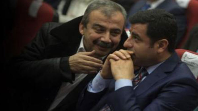 دادگایه‌كی توركیا داوای پێنج ساڵ زیندانیكردنی ده‌میرتاش ده‌كات