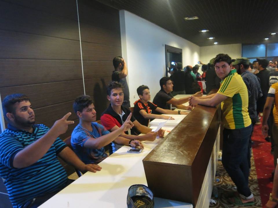 لحظة اقتحام البرلمان العراقي - تصوير: خليل المرشدي