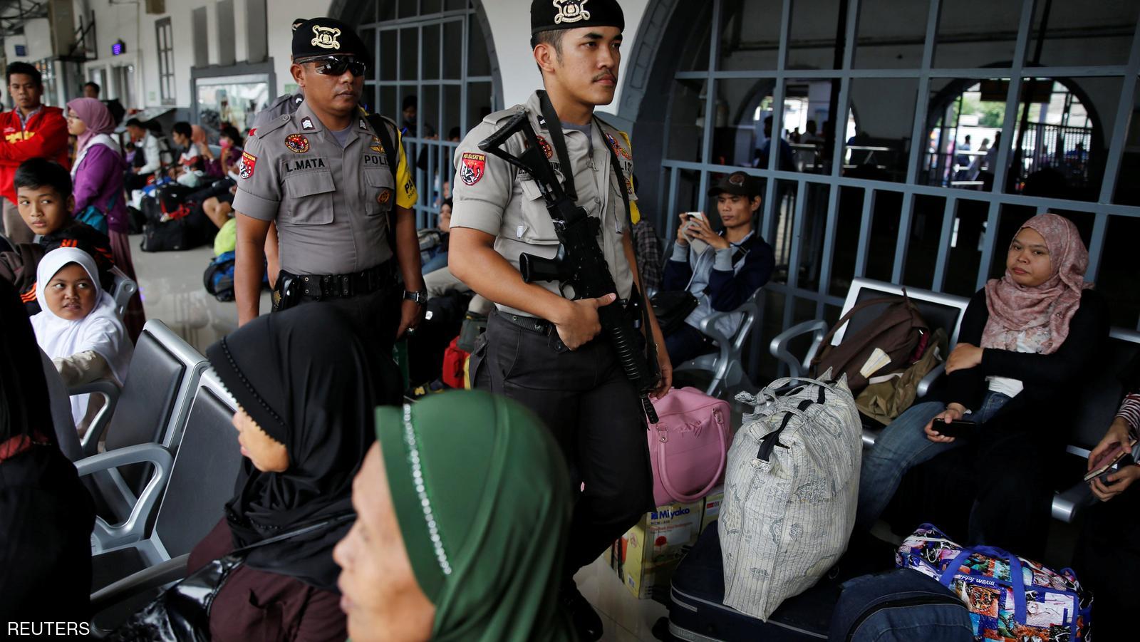 بالصور.. احتفالات المسلمين بعيد الفطر حول العالم