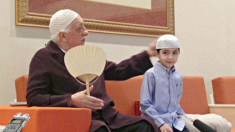 غولن يستنكر أمر اعتقاله وواشنطن تتسلم وثائق تركية بشأنه