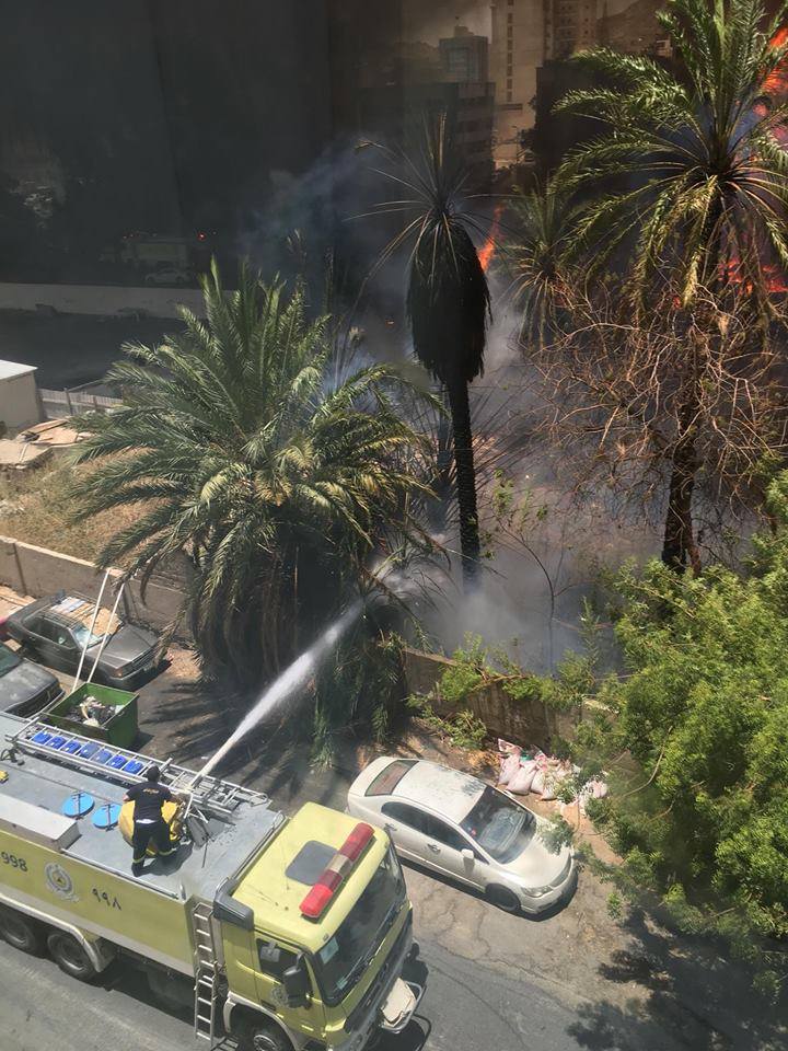 بالفيديو والصور.. نشوب حريق ضخم في فندق بمكة
