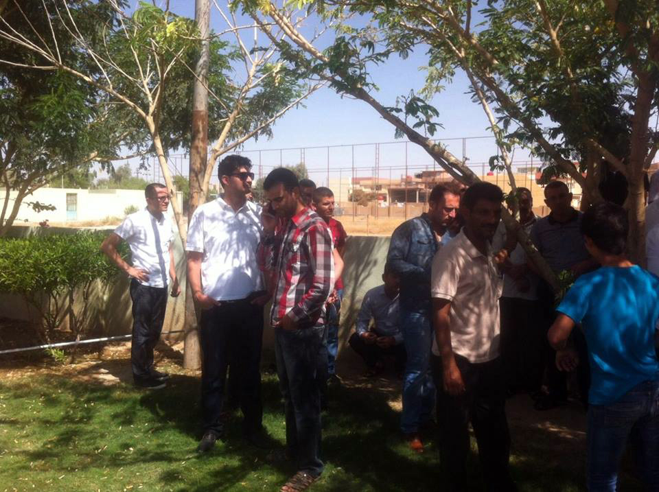 بە وێنە..مامۆستا و فەرمانبەرانی گەرمیان خۆپێشاندان دەكەن