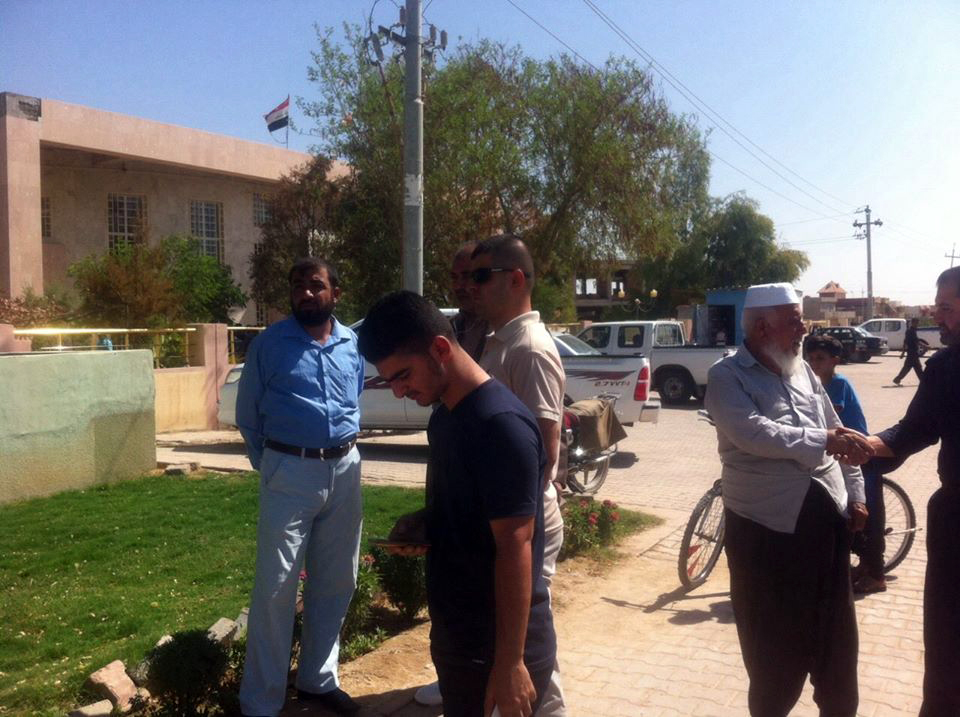 بە وێنە..مامۆستا و فەرمانبەرانی گەرمیان خۆپێشاندان دەكەن