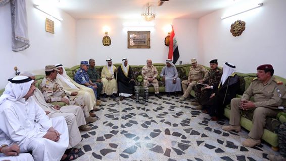 بالصور.. العبادي في القيارة بزي الجيش العراقي