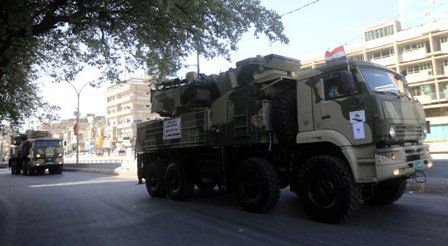 بالصور.. استعراض عسكري في قلب بغداد