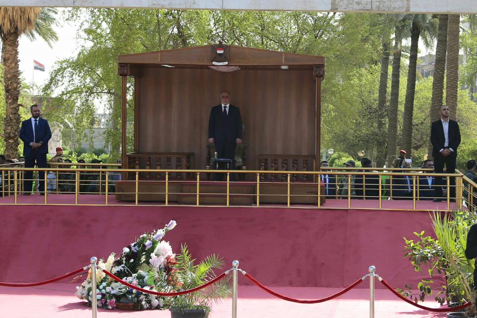 بالصور.. استعراض عسكري في قلب بغداد