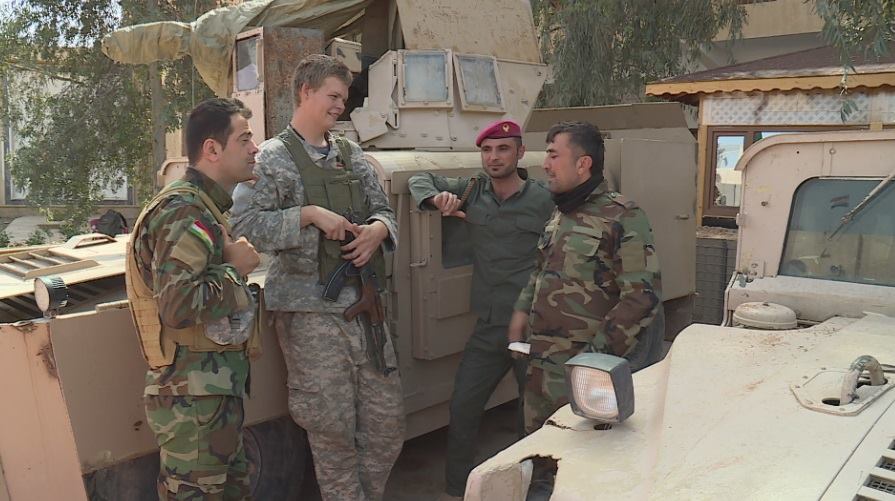 مقاتل امريكي بصفوف البيشمركة نافيا شائعات داعش: مازلت حياً