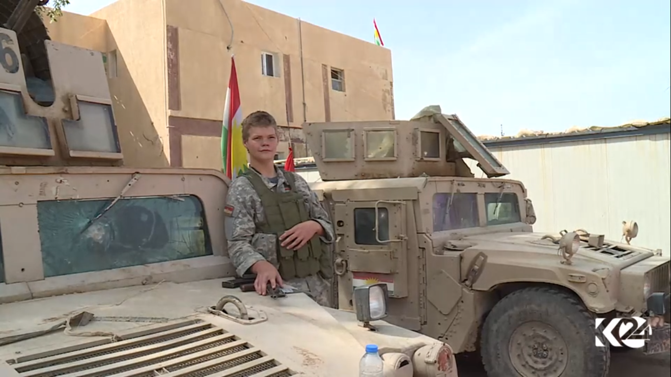 مقاتل امريكي بصفوف البيشمركة نافيا شائعات داعش: مازلت حياً