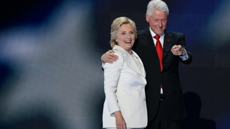 مؤسسة كلينتون توكل فحص بياناتها لشركة بعد اختراق معلوماتي محتمل 