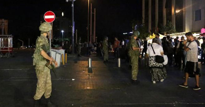 بالصور.. مشاهد من محاولة الانقلاب في تركيا