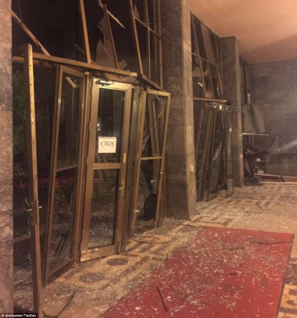 بالصور.. مشاهد من محاولة الانقلاب في تركيا