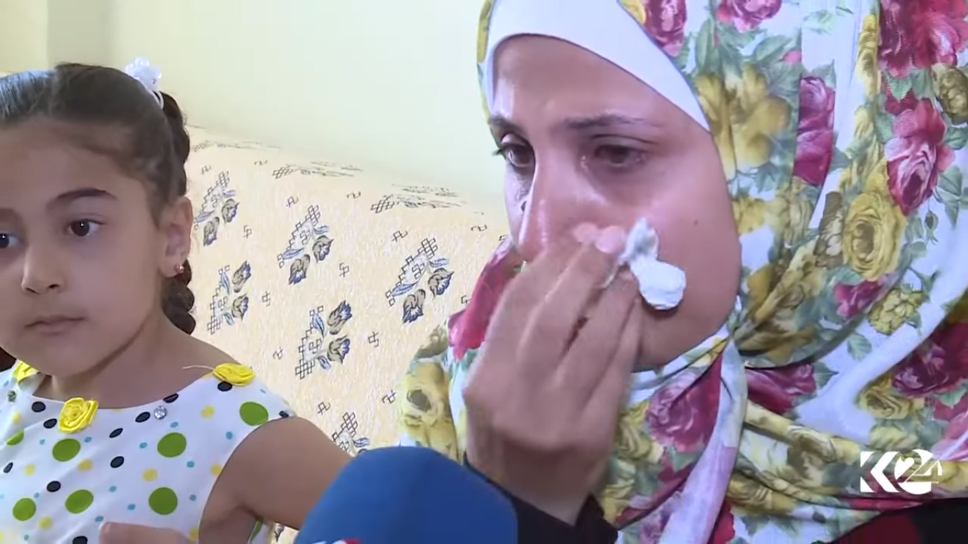 بالصور.. طفلة حلبية تفقد النطق بعد قصف على منزلها