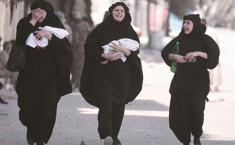 بالصور.. فرحة اهالي منبج بالخلاص من تنظيم داعش