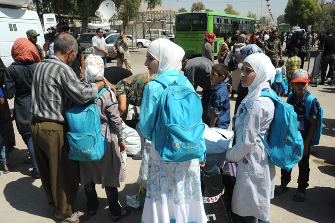 بالصور.. اجلاء العشرات من المعضمية بموجب 