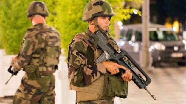 بالصور.. هجوم نيس في يوم الباستيل