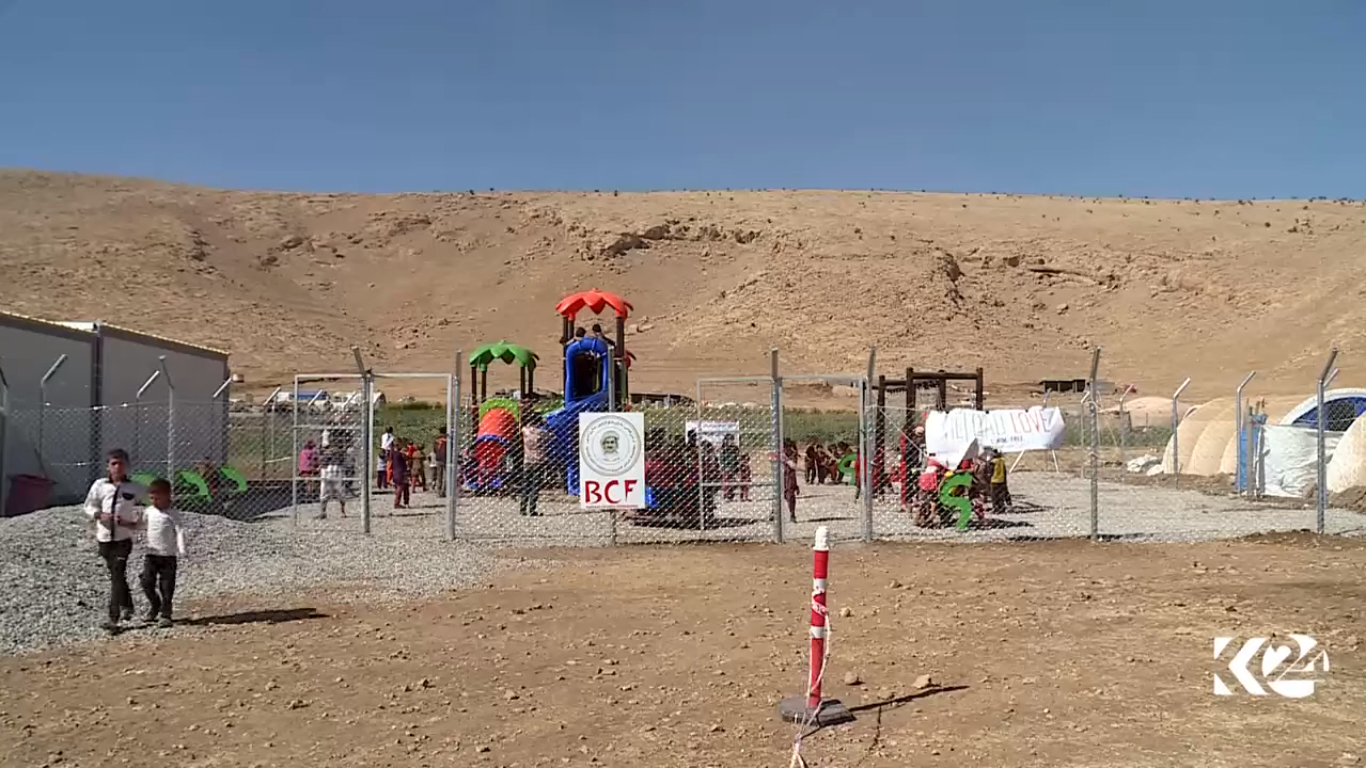 بالصور.. مؤسسة بارزاني الخيرية تمنح اطفال سنجار الابتسامة من جديد