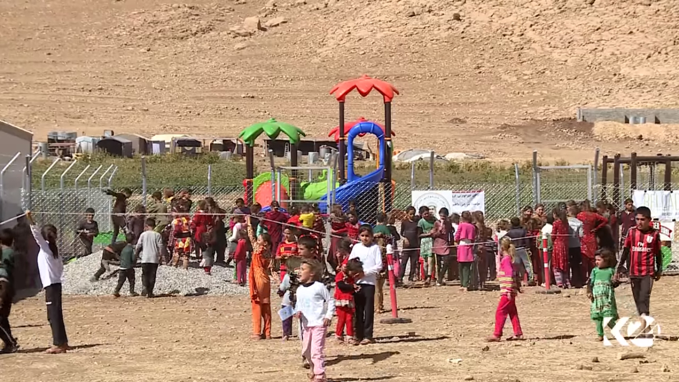 بالصور.. مؤسسة بارزاني الخيرية تمنح اطفال سنجار الابتسامة من جديد