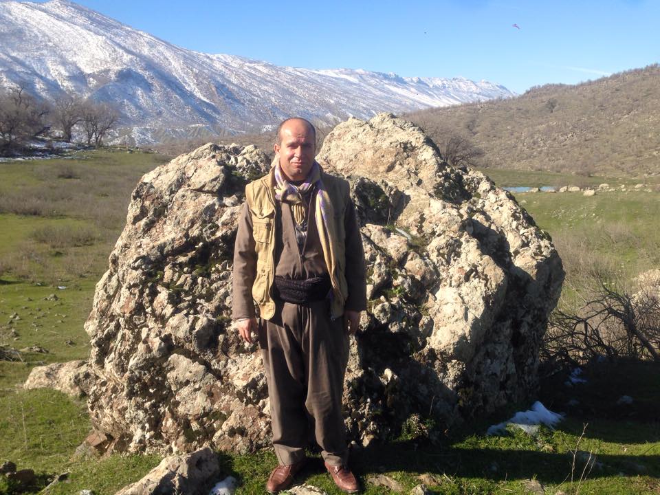 پەكەكە پێشمەرگەیەك دەستگیر دەكات