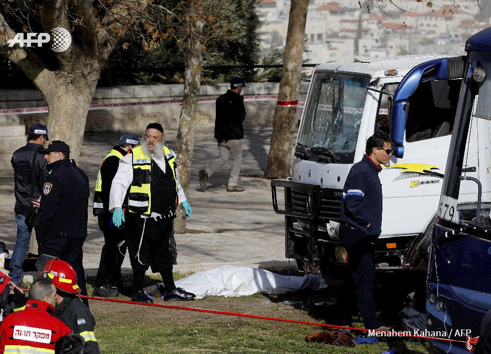 بارهه‌ڵگرێك 4 سه‌ربازی ئیسرائیلی ده‌كوژێت 