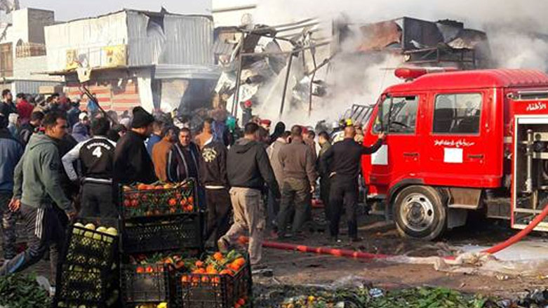 هرعت سيارات الاطفاء والاسعاف الى موقع الحادث