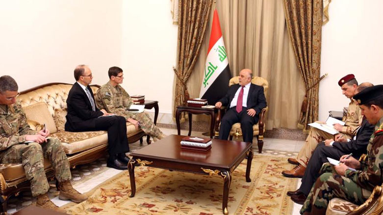 العبادي يقول إن القوات العراقية باتت تضيق الخناق على داعش 